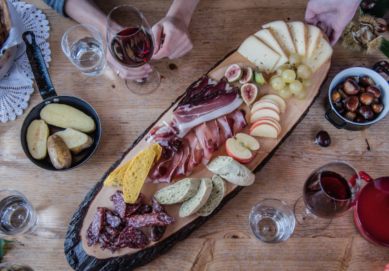 Suedtirol Traditioneller Suedtiroler Herbstbrauch die Toerggele Mahlzeit (DM Suedtiroltrickytine)