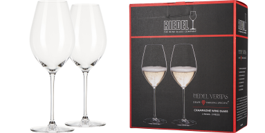 Zwei elegante Weingläser mit zugehöriger Verpackung, modernes Design.