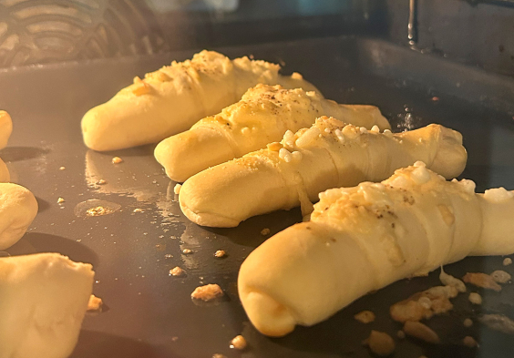 salzstangerl im ofen