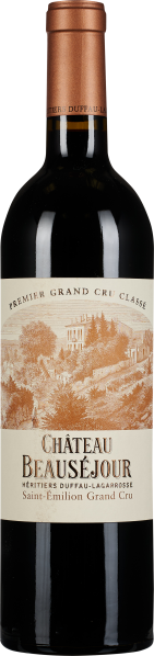 Die Weinflasche zeigt ein elegantes Design mit einem goldenen Schraubverschluss. Das Etikett ist cremefarben und trägt eine klassische Illustration von Weinbergen in Brauntönen.