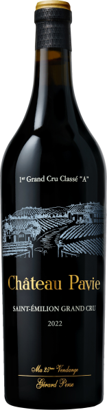 Dunkelrote Weinflasche mit goldener Schrift und Landschaftsillustration auf dem Etikett.