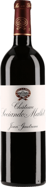 Flasche Rotwein mit dunkelrotem Etikett und goldenen Akzenten, elegant gestaltet, spiegelt sich auf einer glatten, glänzenden Oberfläche wider.