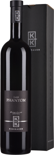 Dunkle Weinflasche mit elegantem schwarzen Etikett und Schrift in schlichtem Design, neben schwarzem, dezent beschriftetem Geschenkkarton.