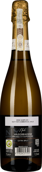 Braune Prosecco-Flasche mit goldfarbenem Verschluss und Etiketten.
