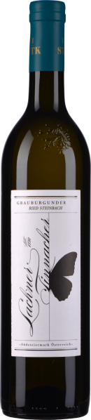 Flasche Grauburgunder mit dunkelgrünem Glas und türkisfarbenem Verschluss. Das Etikett zeigt einen stilisierten Schmetterling auf weißem Hintergrund.
