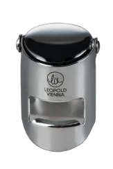 Silberner Champagner-Flaschenverschluss mit glänzendem schwarzen Deckel und elegantem Design.