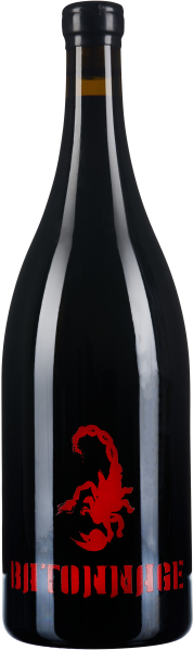 Schwarze Weinflasche mit glänzender Oberfläche, dekoriert mit einem roten Skorpionmotiv auf der Vorderseite.