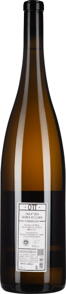 Braune Weinflasche mit hellem Etikett, schlichtes Design, eleganter Verschluss.