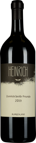 Dunkle Weinflasche mit schlichtem, elegantem Etikett; kräftige, harmonische Farbgebung.