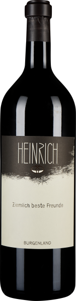 Schwarze Weinflasche mit schlichtem, zweifarbigem Etikett und elegantem Design.