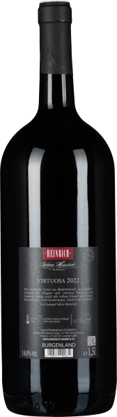 Große, dunkle Weinflasche mit schwarzem Etikett und rotem Logo.