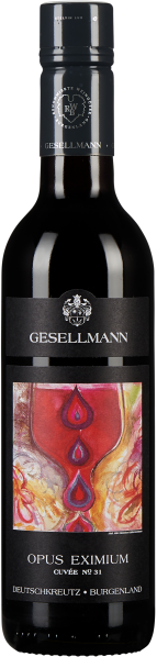 Dunkle Weinflasche mit schwarzem Etikett, verziert mit einem kunstvollen, farbenfrohen Bild in Rot- und Orangetönen.