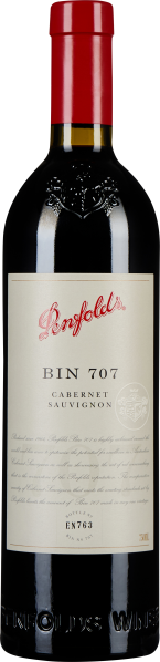 Eine dunkle Weinflasche mit rotem Schraubverschluss und elegantem Etikett in cremefarbenem Ton mit roter und schwarzer Schrift. Das Glas der Flasche ist schwarz mit eingeprägtem Schriftzug nahe dem Hals.