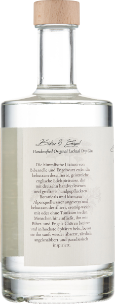 Klarglasflasche mit hellem Holzverschluss und elegantem Etikett.