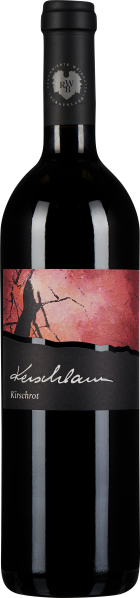 Die Weinflasche hat ein elegantes, dunkles Design mit einem kunstvollen Etikett, das in Rottönen gehalten ist und einen silhouettenhaften Baum zeigt. Der Verschluss ist schwarz mit einem dezenten Logo in Silber.