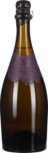 Eine elegante Sektflasche mit einer dunkelbraunen Glasfarbe und einem schwarzen Wachssiegel am Hals. Das Etikett ist lila und kunstvoll verziert, wodurch das edle Design betont wird.