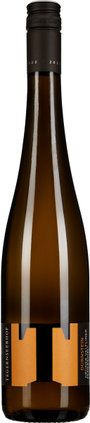 Braune Weinflasche mit schwarzem Schraubverschluss und modernem, orangefarbenem Etikett.