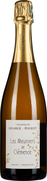 Eine Champagnerflasche mit goldenem Foliensiegel, klarem Etikett und zarten Blumenmotiven.