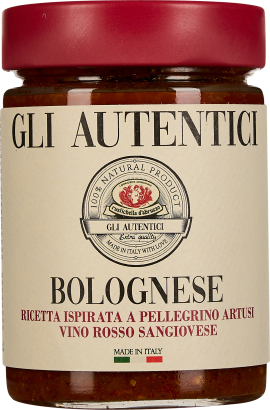 Glas mit rotem Schraubverschluss und cremefarbenem Etikett; darauf große, schwarze und rote Schrift sowie ein rundes Siegel mit traditionellem Design, gefüllt mit Bolognesesauce.