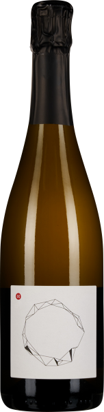 Eine elegante Weinflasche mit einem mattschwarzen Verschluss. Der Körper der Flasche ist aus braunem Glas. Auf dem Etikett ist ein minimalistisches geometrisches Design.