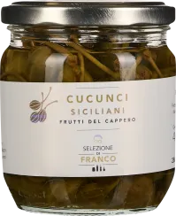 Glas mit silbernem Deckel, gefüllt mit grünen Cucunci in Flüssigkeit. Das Etikett ist schlicht, gestaltet in Naturtönen und zeigt stilisierte Abbildungen von Kapern.