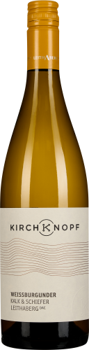 Die Weinflasche zeigt ein elegantes, minimalistisches Design mit einem matt goldenen Schraubverschluss. Das Etikett ist in dezenten Farben gehalten und zeigt feine Linienmuster, die eine subtile, moderne Ästhetik vermitteln.