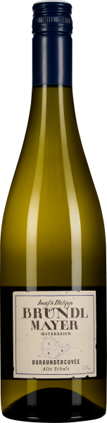 Eine schlanke Weinflasche mit einem metallisch blauen Schraubverschluss. Das Etikett ist hell und kontrastiert mit dem eleganten, transparenten Flaschenkörper, der den goldgelben Wein zur Geltung bringt.