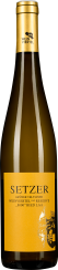 Braune Weinflasche mit gelbem Etikett, schwarzem Schriftzug und goldener Kapsel.