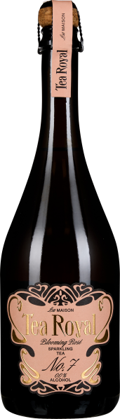 Dunkle Glasflasche mit elegantem, blassrosa Etikett und goldfarbenen Akzenten. Zierliche Verzierung am Etikett. Klassischer Korkverschluss mit rosa Banderole um den Hals.