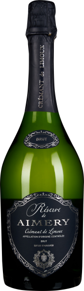 Grüne, schlanke Flasche mit edlem, dunklem Etikett und goldener Schrift, verziert mit floralem Muster. Der Flaschenhals ist mit schwarzem Folienverschluss umwickelt.