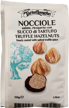 Weiße Verpackung mit gezeichnetem Baum, Haselnüssen und ein schwarzer Trüffel auf der Vorderseite. Das Design vermittelt einen hochwertigen Snack mit Trüffelaroma.