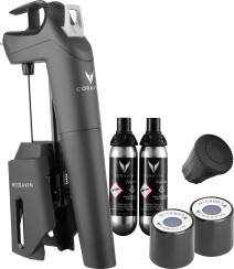 Schwarzes Weinzubehör-Set bestehend aus einem schlanken, ergonomischen Weinverschlusssystem, zwei silber-schwarzen Gaspatronen und mehreren Verschlusskappen.