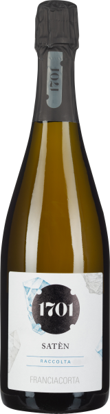 Braune Schaumweinflasche mit grauem Verschluss und elegantem, weißem Etikett.