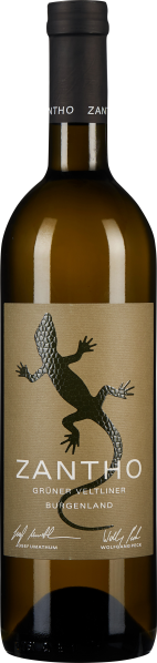 Weinflasche mit dunkelgrüner Glaseinfärbung und schwarzem Verschluss, Etikett in Erdtönen mit stilisiertem Eidechsenmotiv.