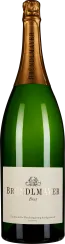 Grüne Sektflasche mit goldener Folie am Flaschenhals und einem eleganten, weißen Etikett.