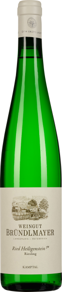 Grüne Weinflasche mit weißem Etikett und naturfarbenem Verschluss, das Etikett zeigt eine detaillierte Illustration eines Weinguts.