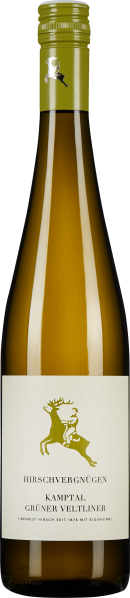 Grüne Weinflasche mit Schraubverschluss, schlichtes Etikett mit grafischem Hirschmotiv, gelblich-grüner Inhalt sichtbar.