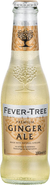 Flasche mit schimmernd goldener Flüssigkeit und glattem, transparentem Glas. Design mit elegantem goldenen Etikett und bronzefarbener Baumgrafik. Silberne Details auf Etikett und Flaschenhals, insgesamt hochwertiges und ansprechendes Aussehen.