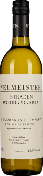 Flasche Weißwein mit gelblichem Inhalt, schwarzem Hals und schlichtem weißem Etikett, auf dem Details in schwarz gedruckt sind.