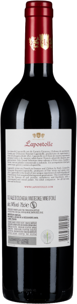 Rote Weinflasche mit goldenem Wappen und schwarzem Etikett, 750 ml.