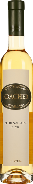 Klare, goldene Weinflasche mit grünem Flaschenhals und elegantem Etikett, das eine ovale, schwarz-goldene Plakette zeigt.