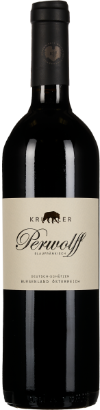 Eine elegante Weinflasche mit einem tiefdunklen, glänzenden Glaskörper. Die beige Etikette ist mit schwarzer, stilvoller Schrift und einem kleinen Bären-Motiv gestaltet, das der Flasche eine edle Optik verleiht. Der Flaschenhals ist mit einer schwarzen Ka