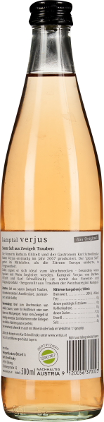 Klare Flasche mit roséfarbenem Getränk und schwarzem Schraubverschluss.