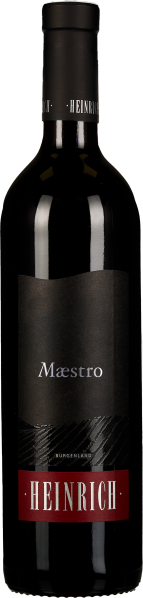 Dunkle Weinflasche mit elegantem, schwarzem Etikett und rotem Akzent am unteren Rand.