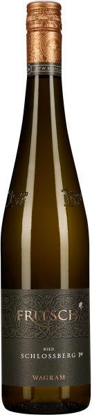 Braune Weinflasche mit elegantem Etikett und orangefarbenem Schraubverschluss.