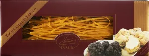 Die Verpackung zeigt ein Bündel gelber Tagliatelle durch ein durchsichtiges Fenster. Rechts sind frische weiße und schwarze Trüffel abgebildet. Die Schachtel ist in einem tiefen Rotbraun gehalten.