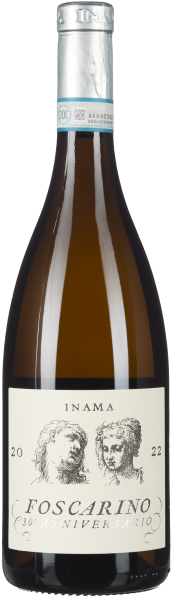 Eine Weißweinflasche mit einem silbernen Verschluss und einem kunstvoll gestalteten Etikett, das zwei gezeichnete Gesichter zeigt. Der Wein hat eine klare, goldene Farbe.