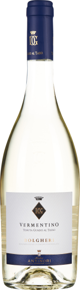 Klare Weinflasche mit heller Flüssigkeit, dunkelblauer Kapsel und elegantem Etikett in Blau und Weiß mit goldenen Details.