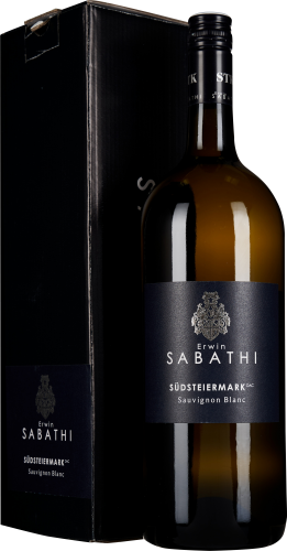 Elegante Weinflasche mit dunkelblauem Etikett und silbernem Schriftzug, begleitet von einer passenden schwarzen Geschenkbox im Hintergrund.