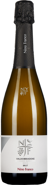 Flasche eines hochwertigen Prosecco mit goldgelber Flüssigkeit, schwarzem Flaschenhals und silberfarbenem Logo auf dem Etikett.